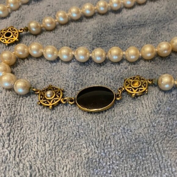 VINTAGE long faux PEARLS w ONYX & GOLD (w pearl or cz) stations * no clasp * EUC - Picture 3 of 5
